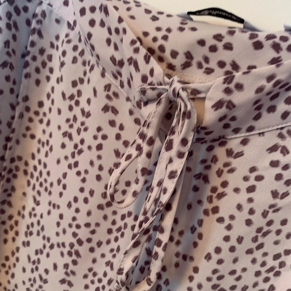 🌼TEES AND TANKS 3 FOR 25$🌼 Patterned Camisole Blouse - Picture 3 of 3